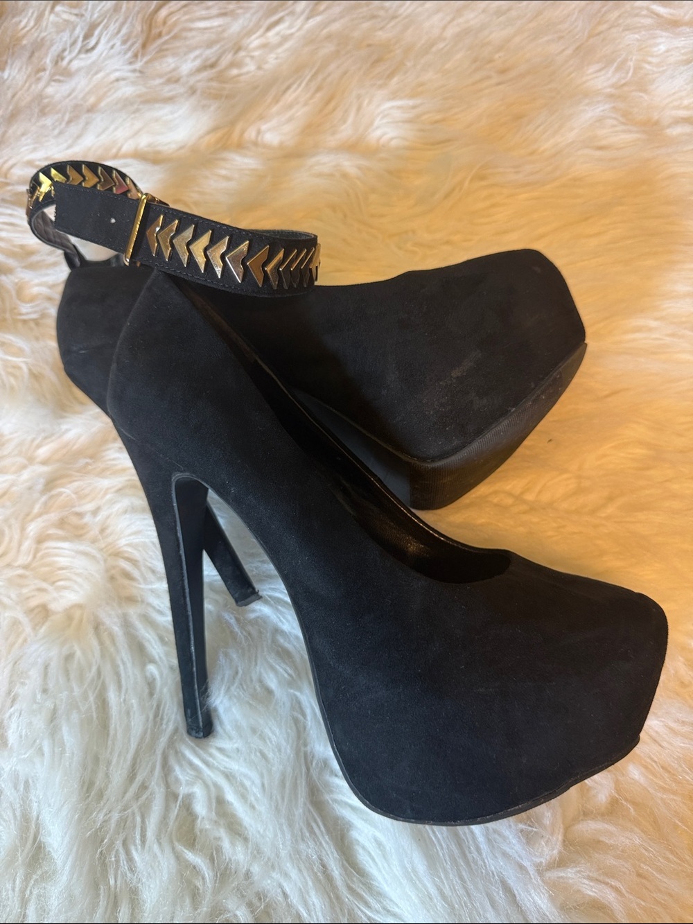 JustFab Black Suede Platform Pumps with Gold Accent Ankle Strap